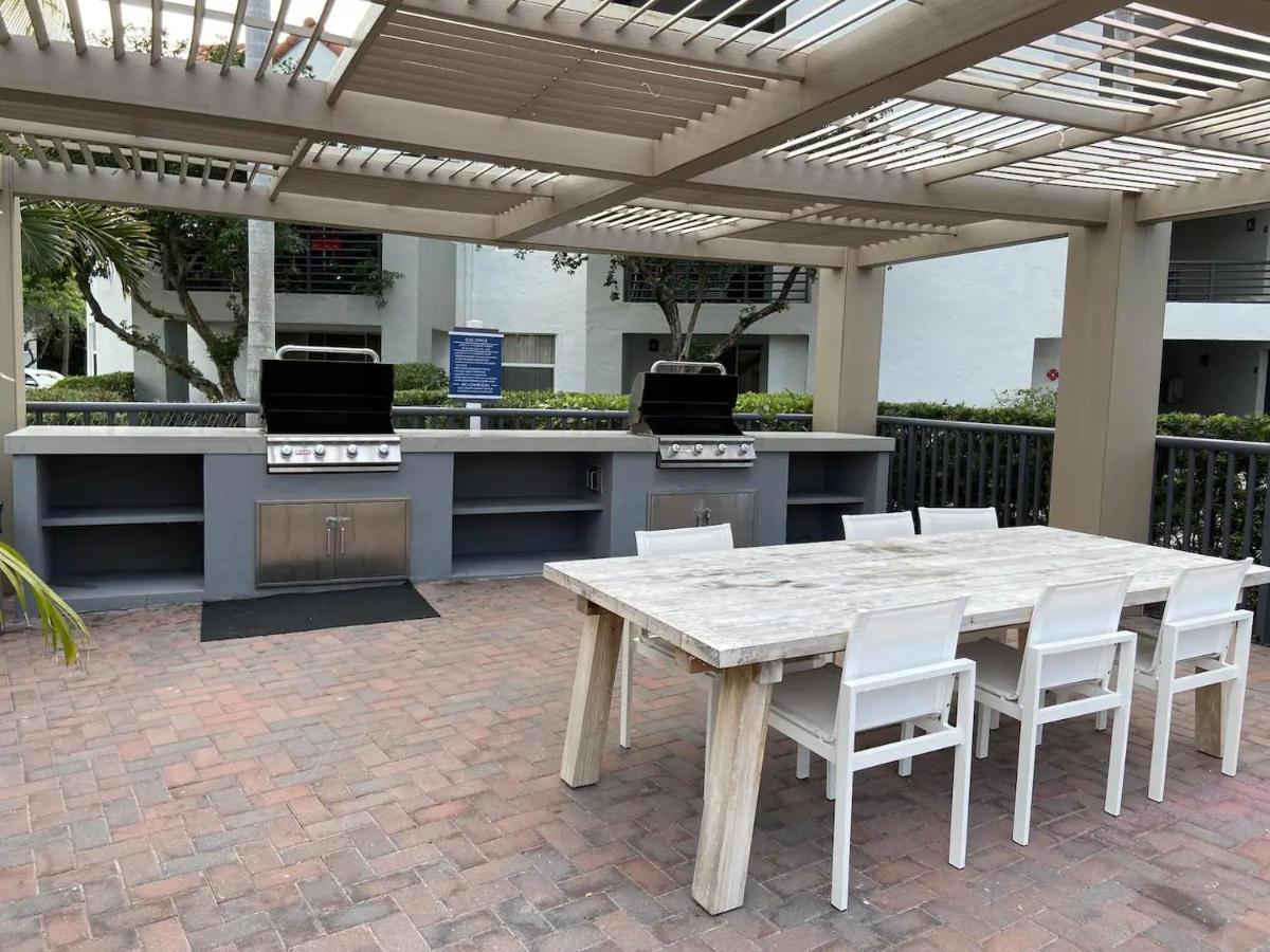 Dharma Home Suites Dania Beach At Sheridan Ocean Club Exterior photo